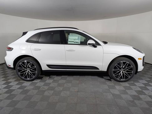 New 2026 Porsche Macan image 8
