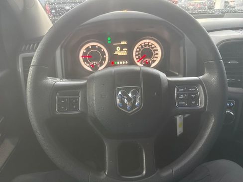 Used 2017 RAM 1500 Express image 17