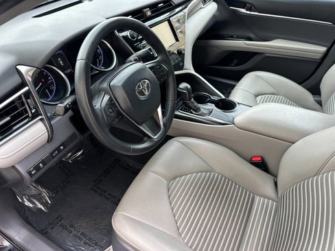 Used 2018 Toyota Camry SE image 10