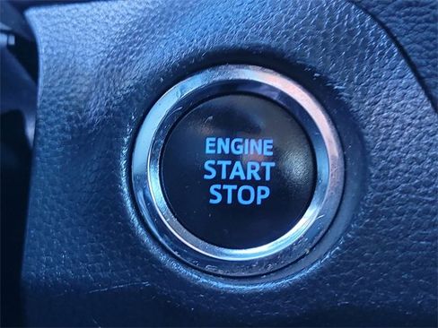 Used 2019 Toyota RAV4 XLE Premium image 12