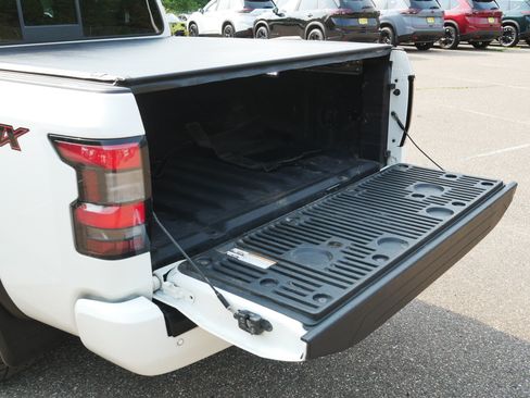 Used 2022 Nissan Frontier PRO-4X AWD/4WD image 18