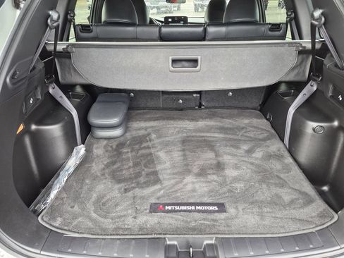 Used 2024 Mitsubishi Outlander SE FWD image 6
