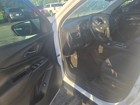 Used 2024 Chevrolet Equinox LS w/ LS Convenience Package FWD image 6