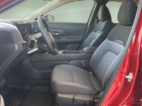 New 2026 Nissan Kicks SV w/ Cold Weather Package FWD image 17