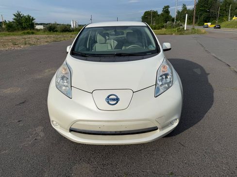 Used 2016 Nissan Leaf SV FWD image 2