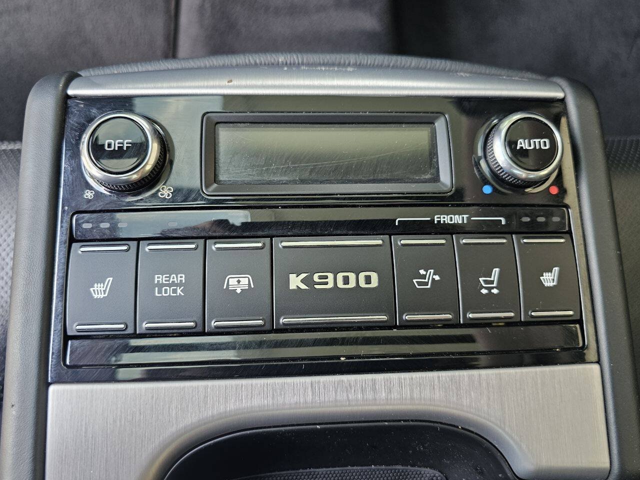 Used 2015 Kia K900 Premium RWD image 36