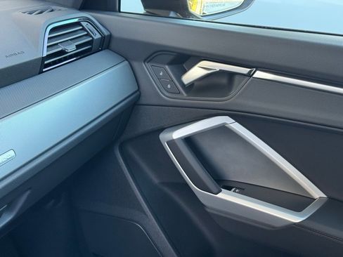 New 2025 Audi Q3 2.0T Premium image 36