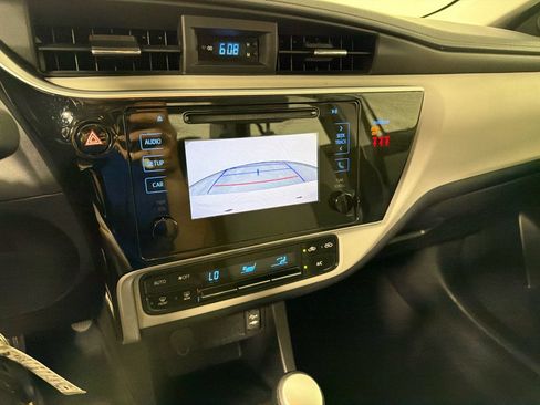 Used 2019 Toyota Corolla LE FWD image 15