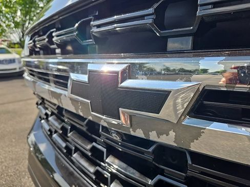 Used 2022 Chevrolet Tahoe Z71 w/ Z71 Off-Road Package AWD/4WD image 20
