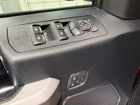 Used 2019 Ford F150 Platinum w/ Equipment Group 701A Luxury AWD/4WD image 14