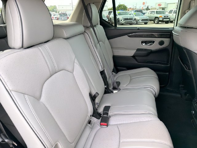 Used 2025 Honda Pilot Elite image 27
