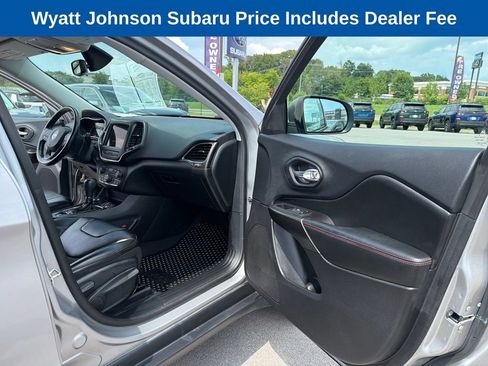 Used 2020 Jeep Cherokee Trailhawk w/ Cold Weather Group AWD/4WD image 44