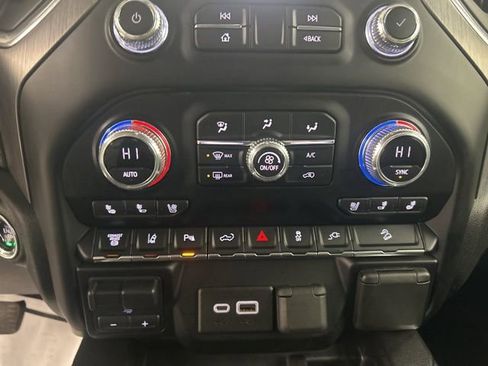 Used 2020 GMC Sierra 2500 Denali w/ Denali Ultimate Package image 17