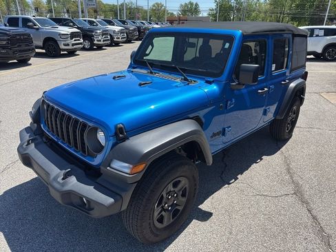 Used 2024 Jeep Wrangler Unlimited Sport AWD/4WD image 11