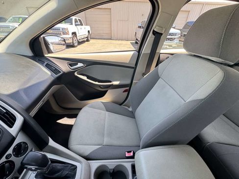 Used 2013 Ford Focus SE FWD image 31
