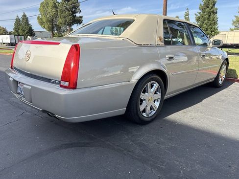 Used 2007 Cadillac DTS w/ Trunk Convenience Package FWD image 13