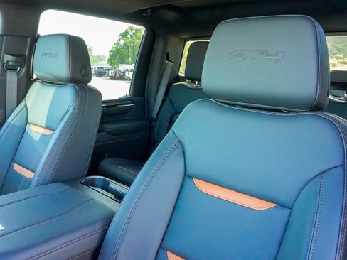 New 2026 GMC Sierra 2500 AT4 w/ AT4 Premium Plus Package AWD/4WD image 14