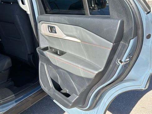 Used 2025 Ford Explorer Active image 43