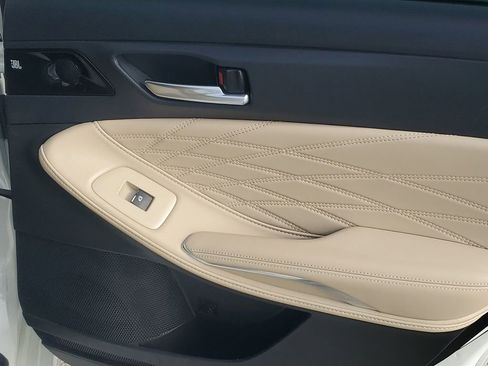 Certified 2020 Toyota Avalon Limited image 45