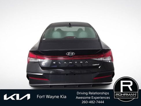 Used 2025 Hyundai Elantra Limited FWD image 8