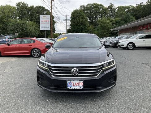 Used 2021 Volkswagen Passat 2.0T SE FWD image 2