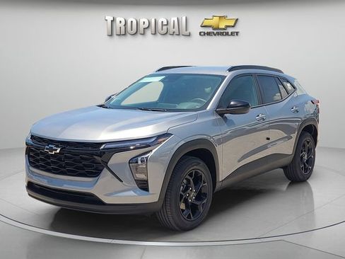New 2026 Chevrolet Trax LT w/ Midnight Edition FWD image 1
