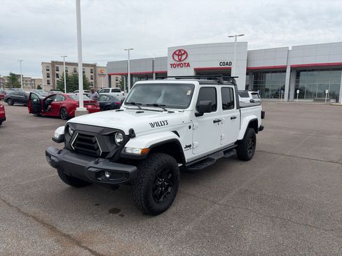 Used 2022 Jeep Gladiator Sport AWD/4WD image 1