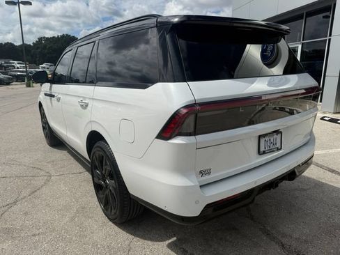 Used 2025 Lincoln Navigator Black Label AWD/4WD image 5