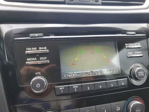 Used 2015 Nissan Rogue S image 33