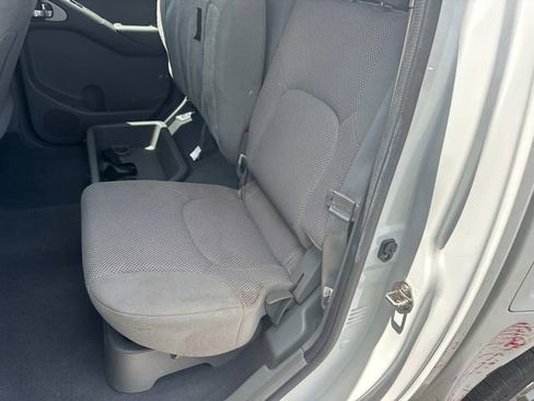 Used 2019 Nissan Frontier SV RWD image 16