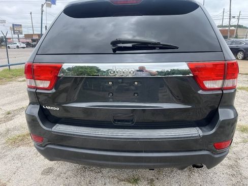 Used 2011 Jeep Grand Cherokee Laredo w/ Security & Convenience Group RWD image 7
