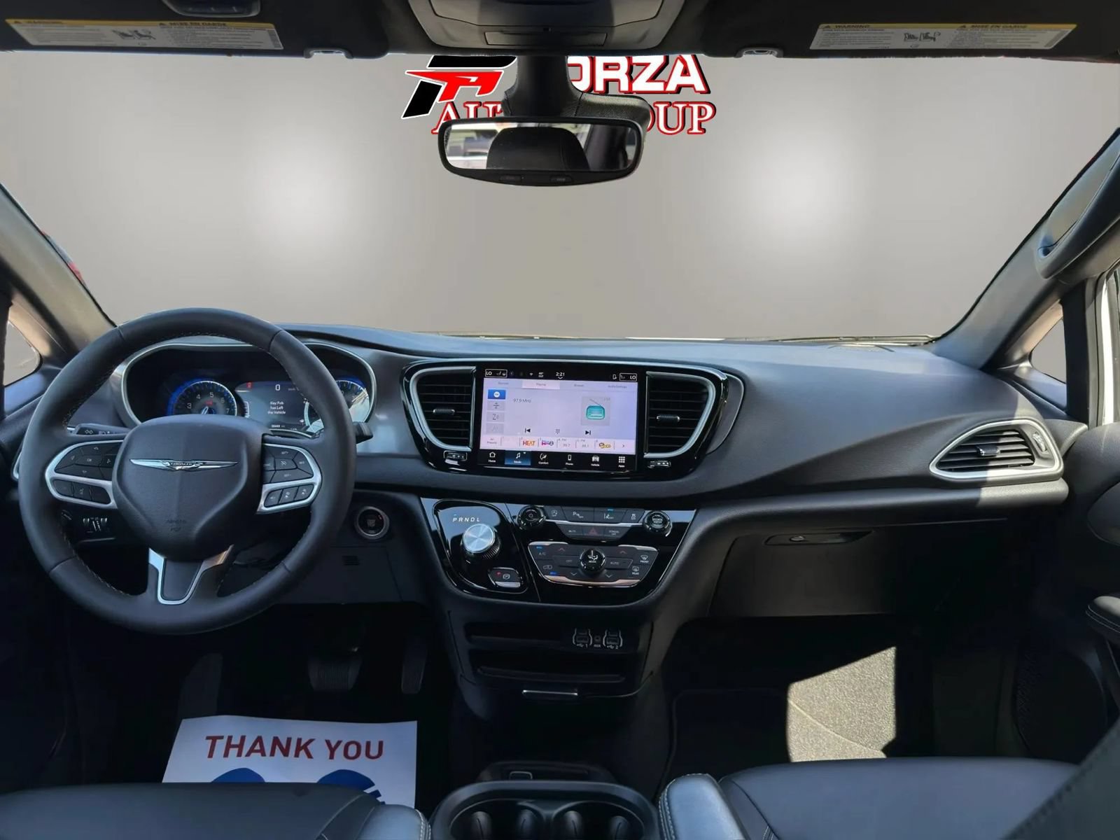 Used 2025 Chrysler Pacifica Select FWD image 13