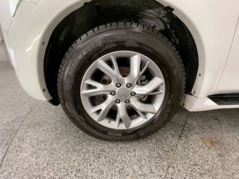 Used 2011 INFINITI QX56 4WD w/ Theater Pkg image 11