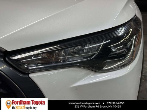 Used 2022 Toyota Corolla Cross LE w/ Moonroof Package image 10