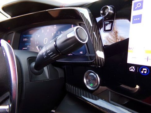 Used 2021 Chevrolet Corvette 3LT Z51 Coupe w/ Z51 Performance Package image 22