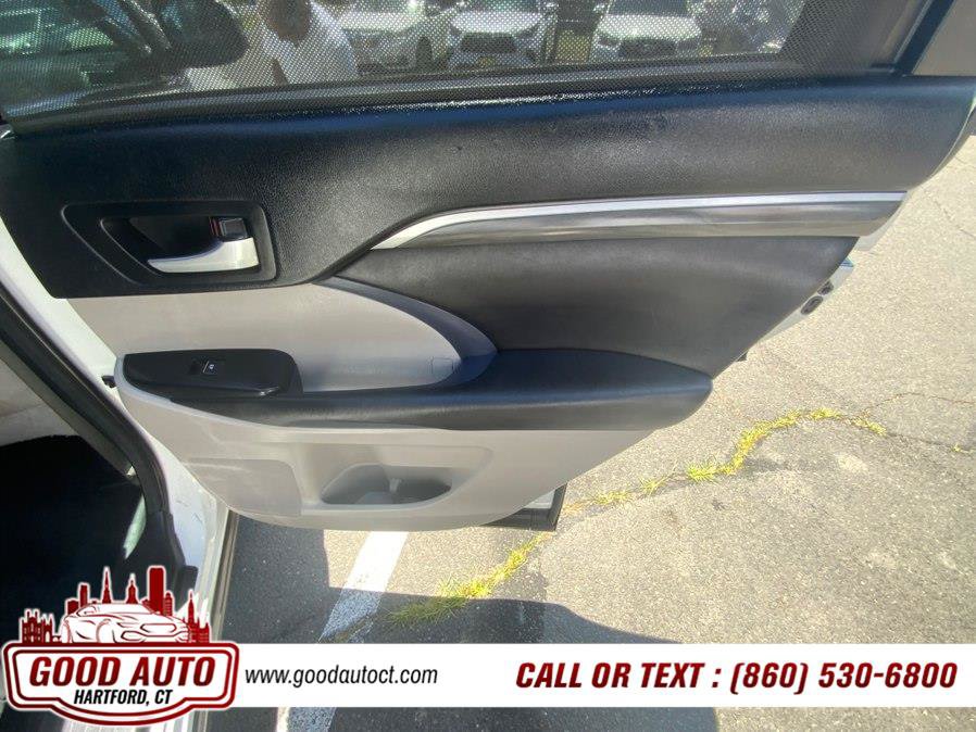Used 2017 Toyota Highlander Limited Platinum AWD/4WD image 16
