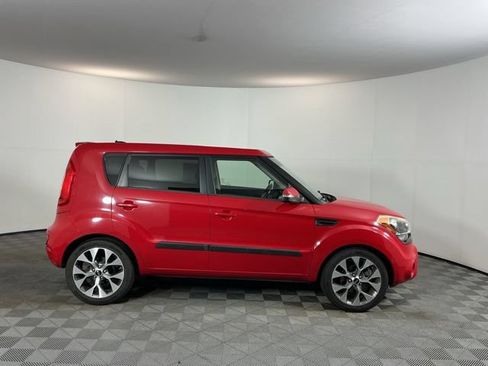 Used 2012 Kia Soul ! FWD image 4