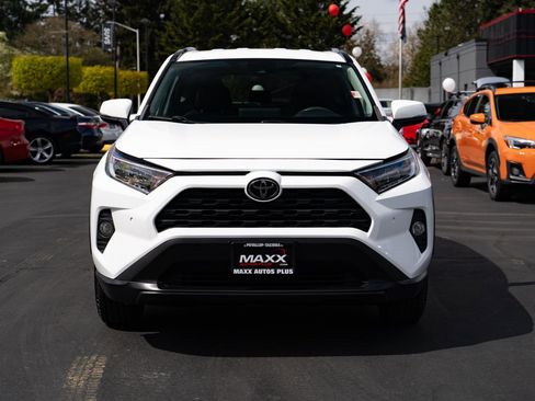 Used 2020 Toyota RAV4 XLE image 3