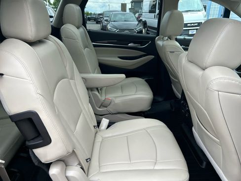 Used 2020 Buick Enclave Premium w/ Sun and Sites Package AWD/4WD image 32