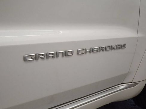 Used 2016 Jeep Grand Cherokee Summit w/ Platinum Series Group AWD/4WD image 6