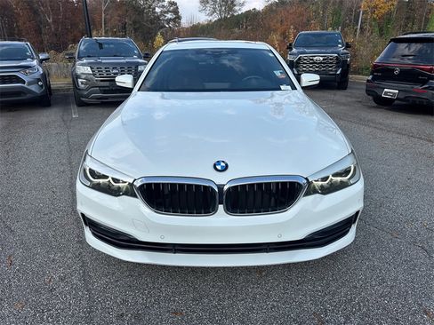 Used 2018 BMW 540i image 2