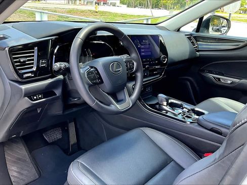 Used 2024 Lexus NX 250 FWD w/ Towing Package (2000 Lbs) image 18