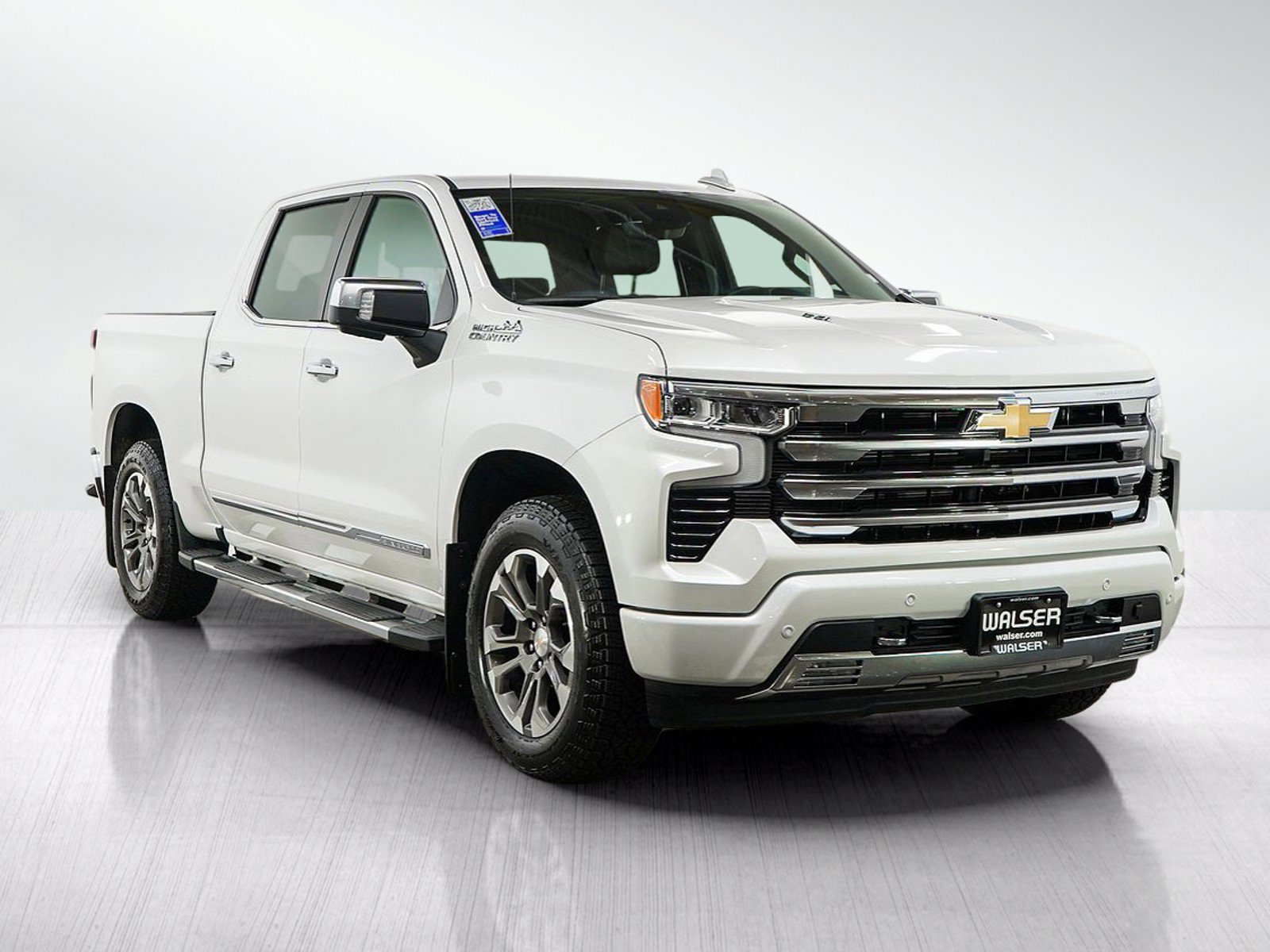 Used 2024 Chevrolet Silverado 1500 High Country w/ Technology Package AWD/4WD image 7