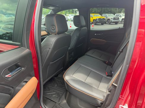 Used 2024 GMC Canyon AT4 w/ AT4 Premium Package AWD/4WD image 20