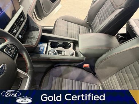 Certified 2025 Ford Explorer ST-Line w/ Premium Package AWD/4WD image 17