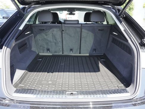 Used 2023 Audi Q8 Premium Plus w/ Premium Plus Package AWD/4WD image 31