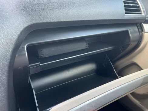 Used 2018 Ford Explorer FWD image 24