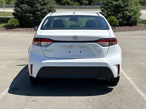 Used 2025 Toyota Corolla LE FWD image 4