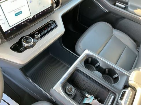 Certified 2025 Ford Expedition Active AWD/4WD image 18