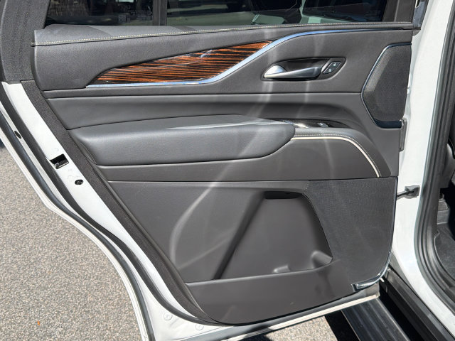 Used 2024 Cadillac Escalade Premium Luxury w/ Performance Package AWD/4WD image 21